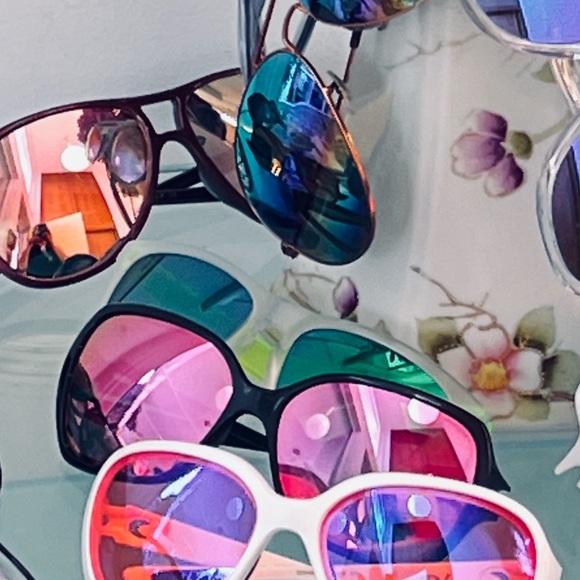 Perfect Day For A New Pair of Sunglasses!!!! - Picture 2 of 8